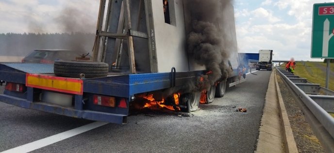 Pożar ciężarówki na trasie S3.