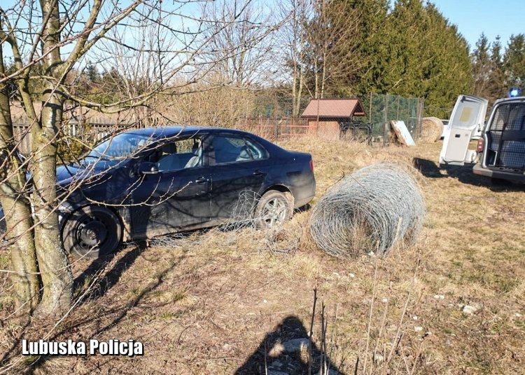 Skuteczny pościg za poszukiwanym przestępcą drogowym.